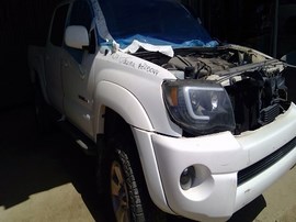 2007 TOYOTA TACOMA, WHITE, SR5, 4.0L, 2WD, CREW CAB,   Z25044
